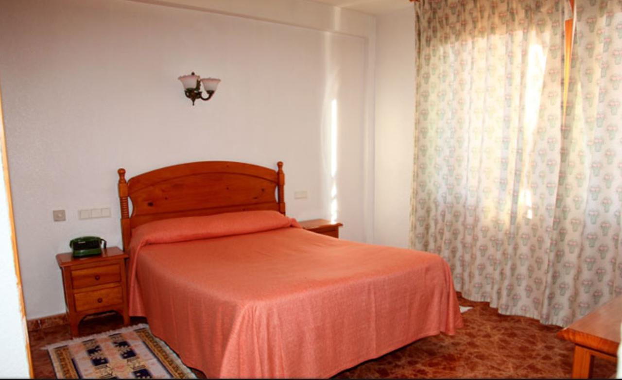 Hotel Los Arcos El Alquián エクステリア 写真