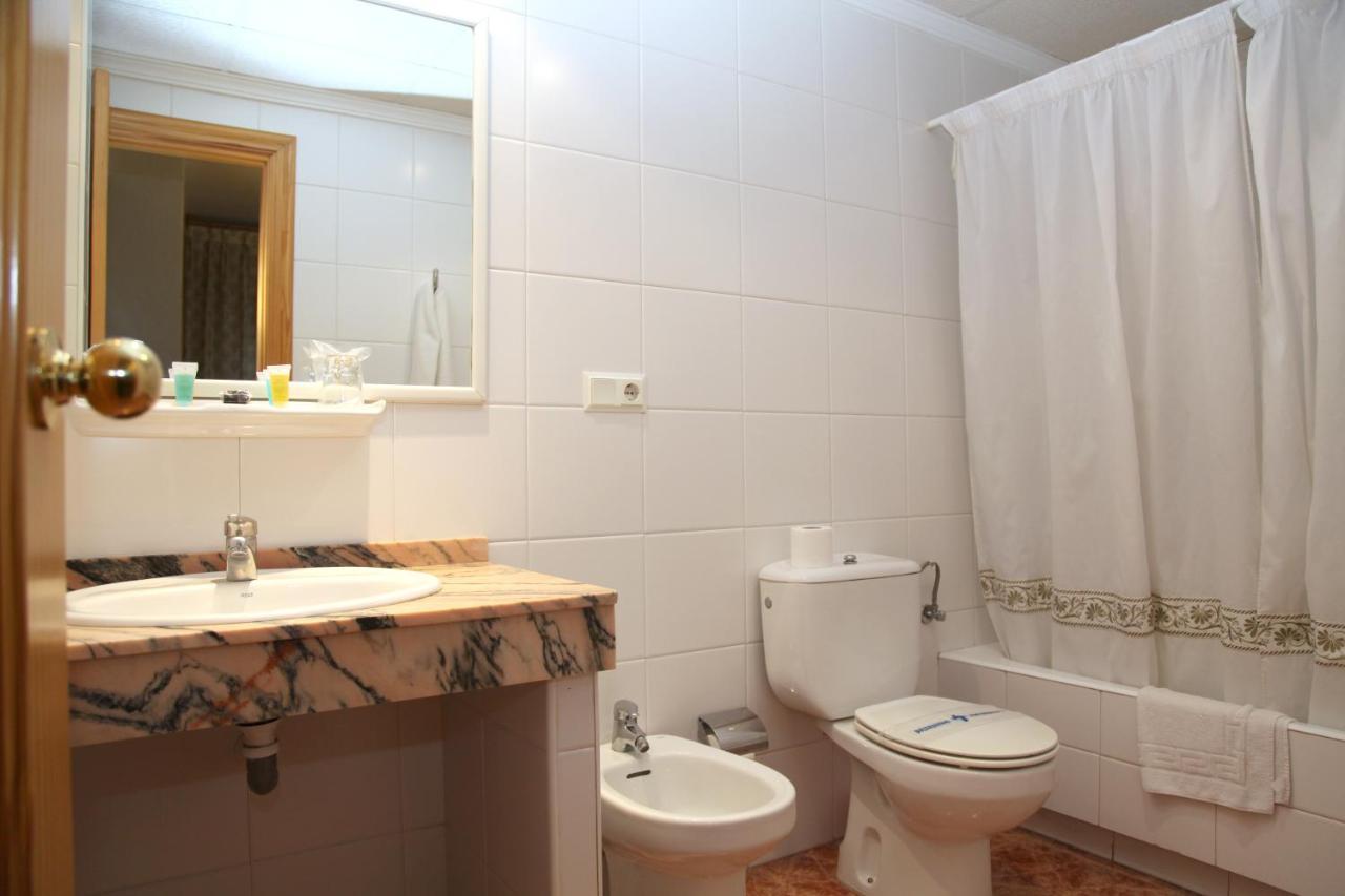 Hotel Los Arcos El Alquián エクステリア 写真